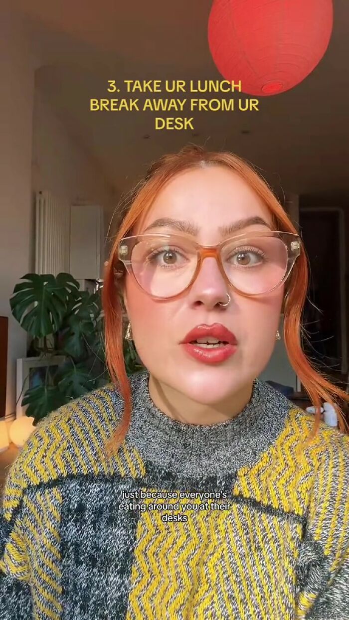 Woman Helps Folks By Sharing Tips On How To Survive The 9-To-5 Workday Woman Helps Folks By Sharing Tips On How To Survive The 9-To-5 Workday