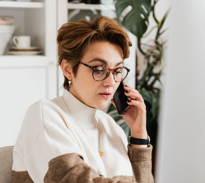 "Qué cosa más rara para decir en público": Esta coach de límites está enseñando a la gente frases para usar en cualquier situación