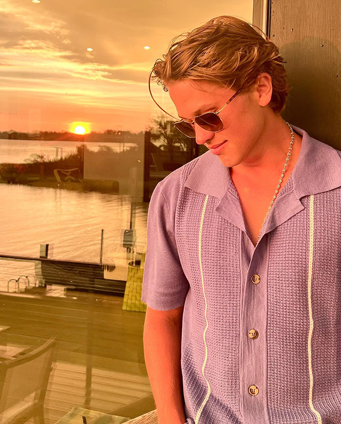 &ldquo;They Raised A Humble Kid&rdquo;: People React To Reese Witherspoon&rsquo;s Son&rsquo;s Pricey NYC Apartment