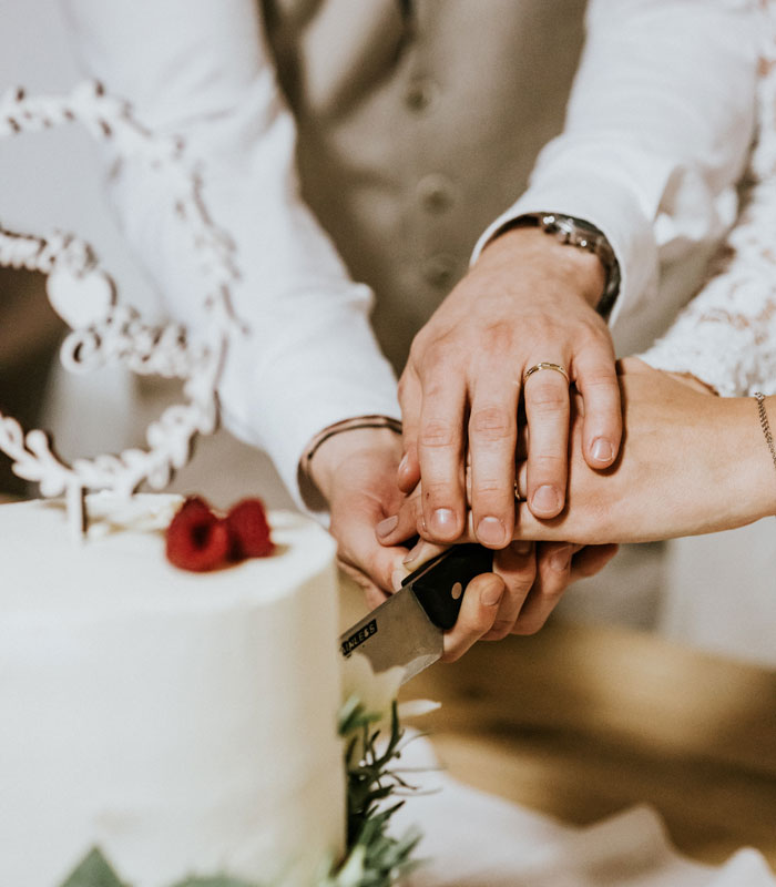 Woman Says She Can't Forgive Husband For Their Wedding Day, Even After 3 Months, Asks For Advice