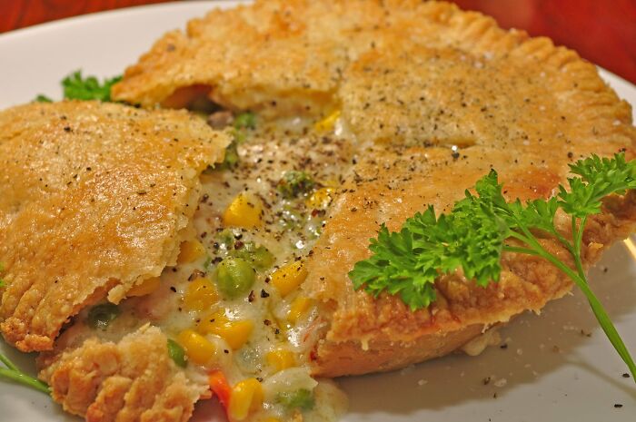 People Online Share 30 Meals That Lead To Disappointment Even At Restaurants