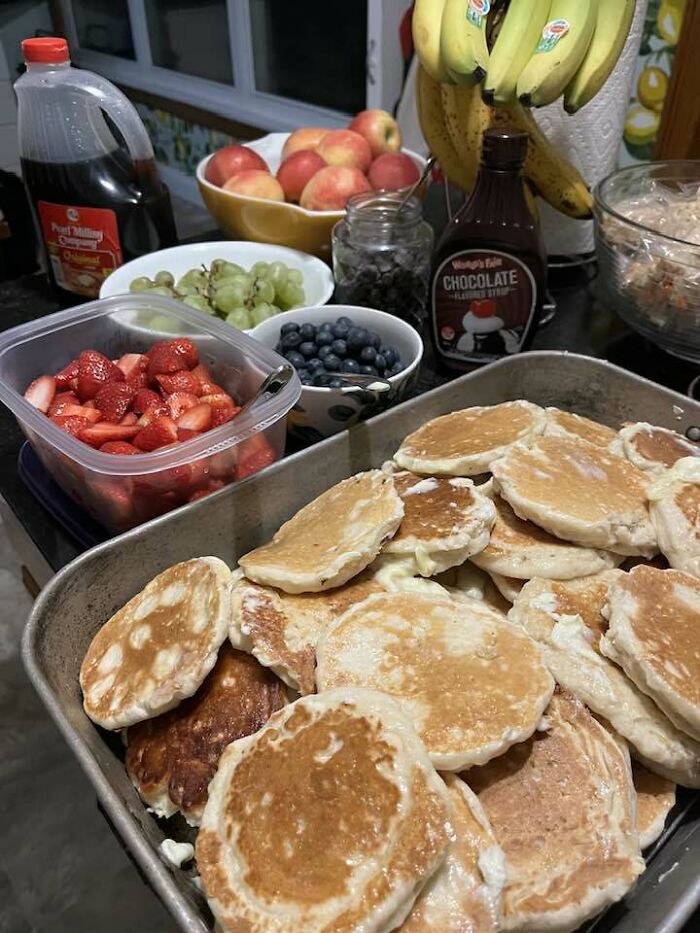 Teenagers Continue Tradition Of Breakfasts With Grandma After Their Friend Passes Away