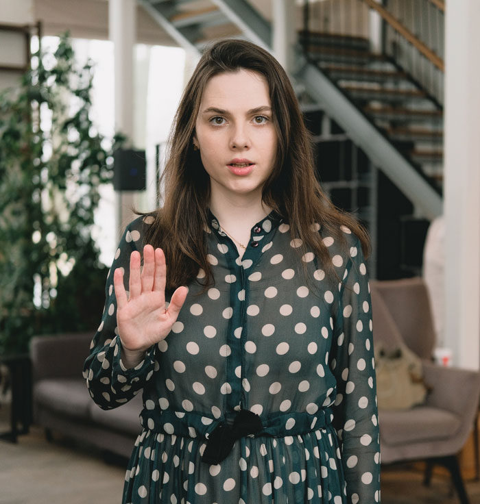 "Qué cosa más rara para decir en público": Esta coach de límites está enseñando a la gente frases para usar en cualquier situación