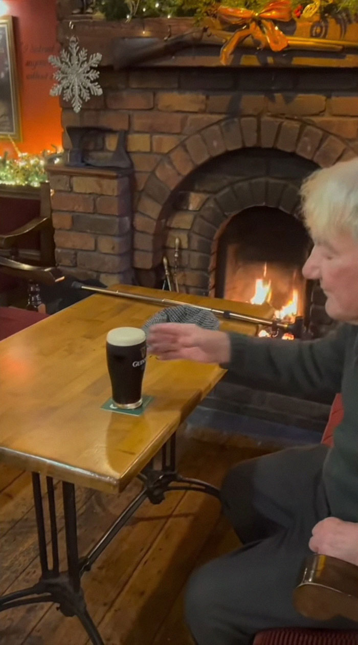 Pub Spends Only &pound;700 To Highlight Loneliness And Becomes &ldquo;This Year&rsquo;s Best Christmas Ad&rdquo;