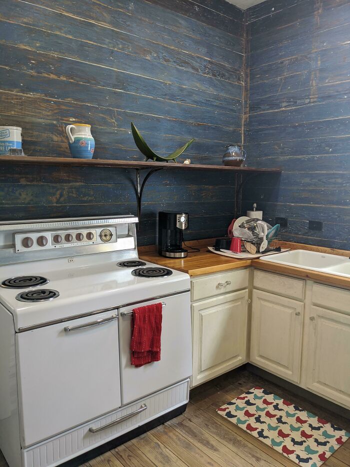 Realtor Took Me To Look At A Late 1800's Home That Featured This Frigidaire Beauty. Top Selling Point, Imo