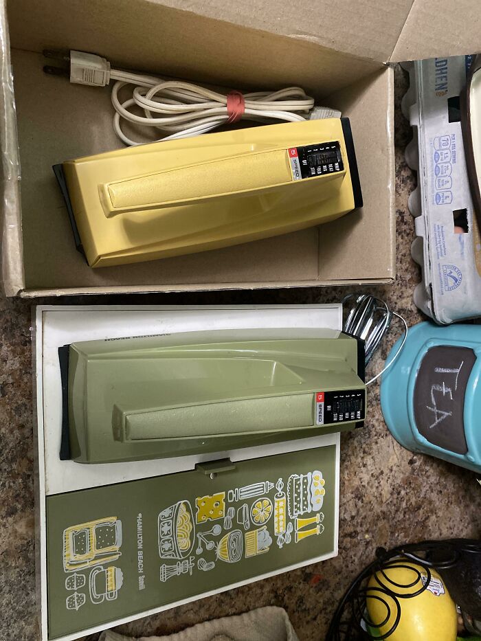 Do You Remember My Beloved Mixer? My Friend (Who Is A Vacuum Repairman) Was Able To Take It Apart And Fix It! He Even Got This Harvest Gold Cutie To Use For Parts If Mine Does Again. I May Just Use Both. Brb Going To Make A Bunch Of Cakes