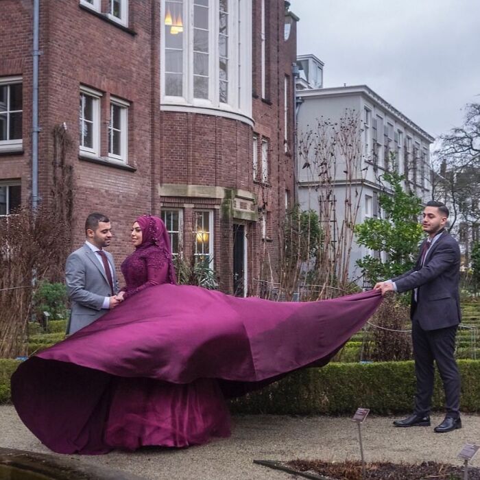 30 Funny Accidental Images That Were Taken At The Right Time And Place By This Street Photographer