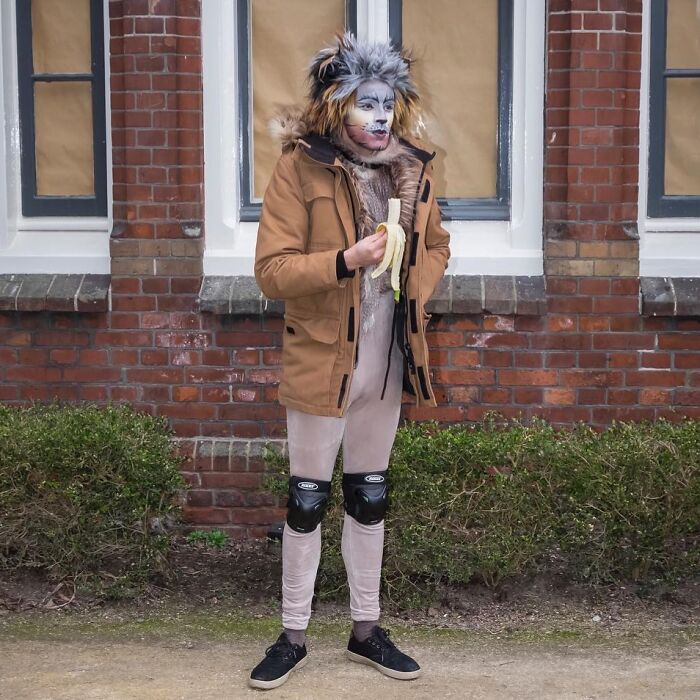 30 Funny Accidental Images That Were Taken At The Right Time And Place By This Street Photographer