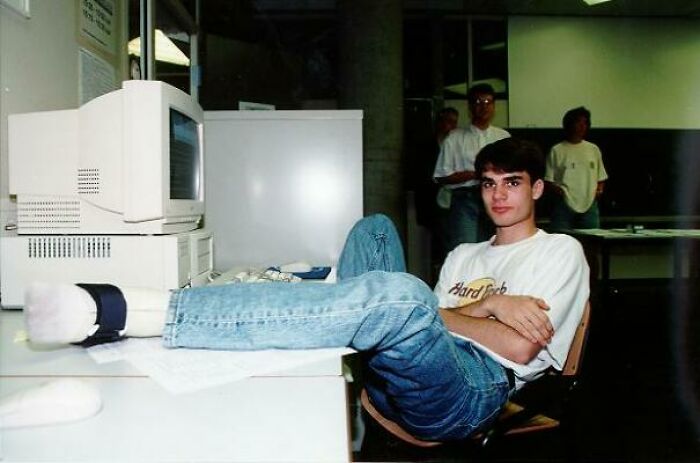 This Entire Picture Is Pure 90s Goodness