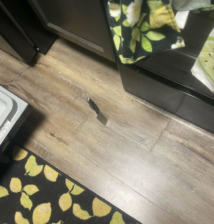 Nunca intentes atrapar el cuchillo que se cae