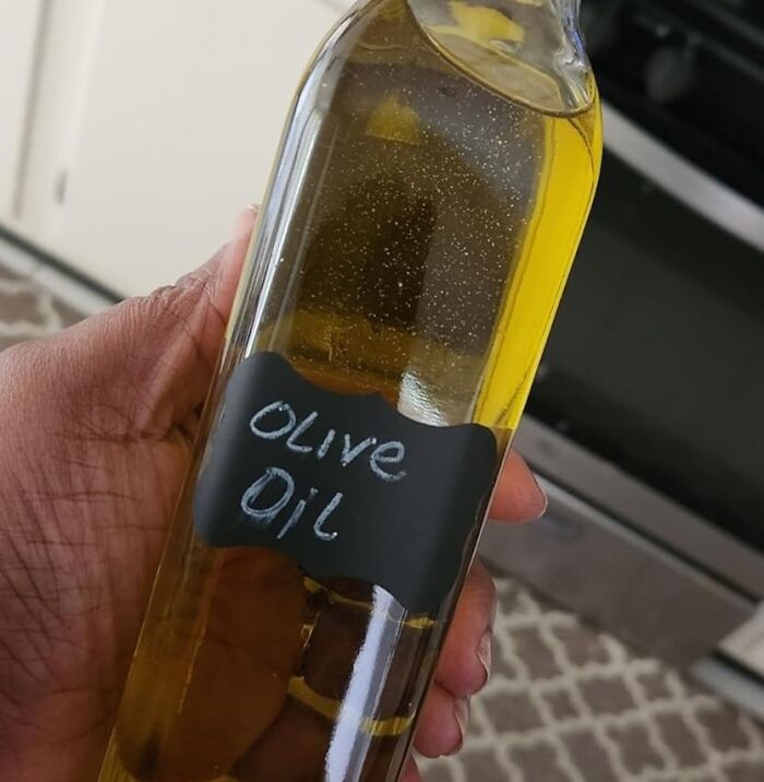 Pour With Precision With The Oil Dispenser Bottle – 'Olive' The Control With No Spills As Every Drop Counts In The Kitchen!