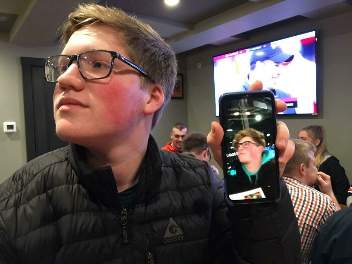 Ain't Nobody Famous, But Last Night One Of My Friends Took A Photo Of Someone Who Looked Like Me. I Found My Doppelganger