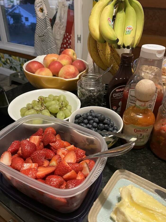 Teenagers Continue Tradition Of Breakfasts With Grandma After Their Friend Passes Away