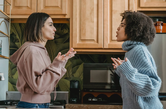 Woman Teaches Entitled Roommate How “Don’t Touch My Things And I Won’t Touch Yours” Really Works Woman Teaches Entitled Roommate How “Don’t Touch My Things And I Won’t Touch Yours” Really Works