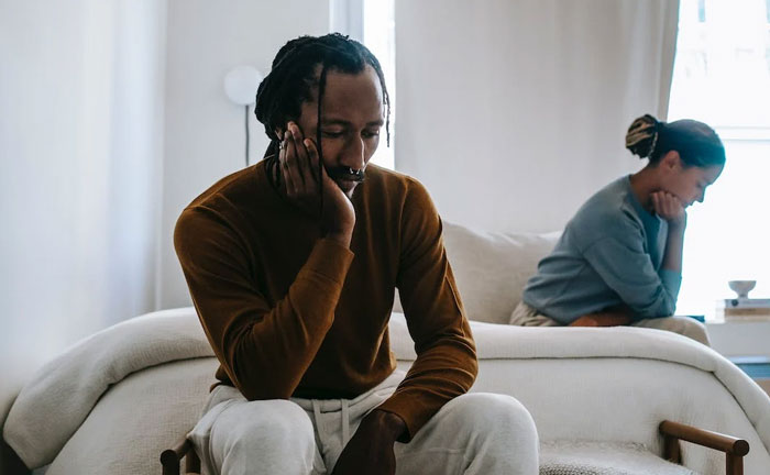 “Weaponized Incompetence”: 30 Relationship Manipulation Tactics Women Are Warning Others About