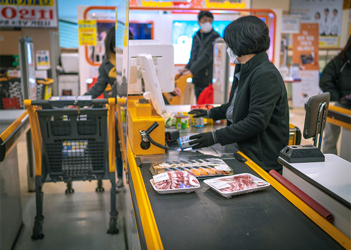 People Unveil The Sad Truth On How Working In Retail Has Changed Since The &rsquo;80s And &rsquo;90s