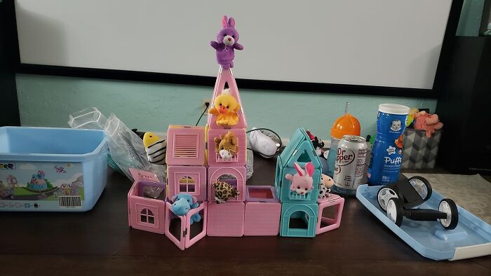 Introduce A Magnetic Attraction To Learning With Magnets Building Blocks - That's How We 'Attract' Future Architects!