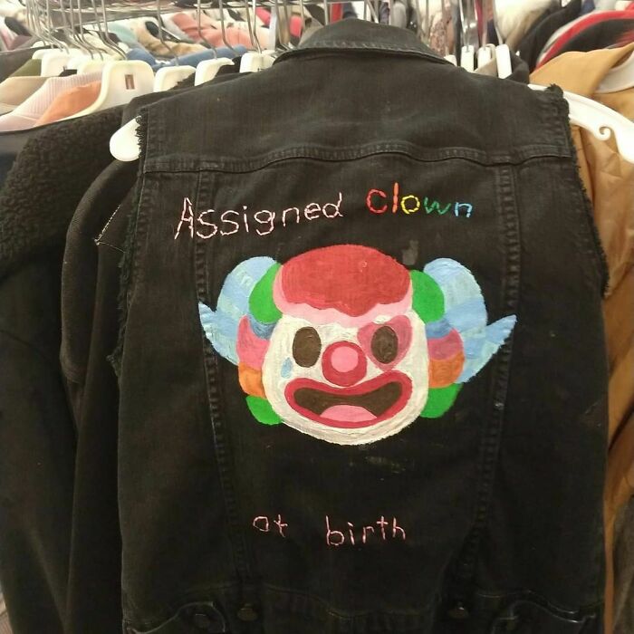 Weird-Second-Hand-Finds-Shifty-Thrifting