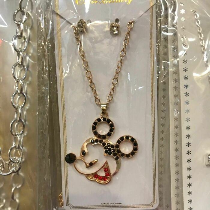 Weird-Second-Hand-Finds-Shifty-Thrifting