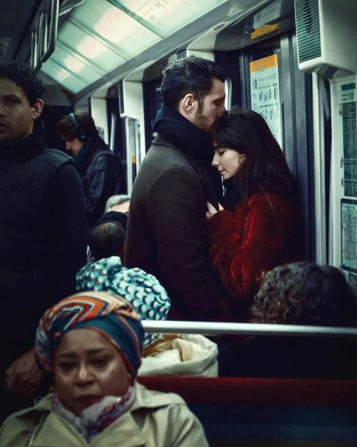 Decisive Moments Magazine Continues To Showcase Fascinating Moments Captured By Street Photographers (50 New Pics)