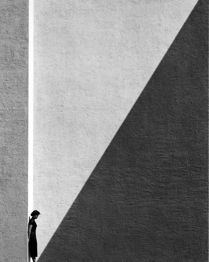 Decisive Moments Magazine Continues To Showcase Fascinating Moments Captured By Street Photographers (50 New Pics)