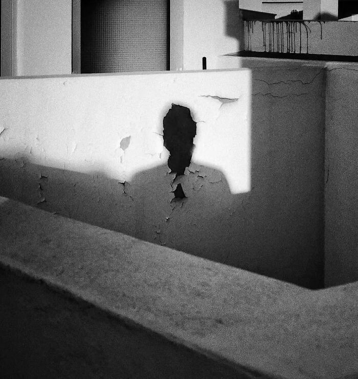 Decisive Moments Magazine Continues To Showcase Fascinating Moments Captured By Street Photographers (50 New Pics)