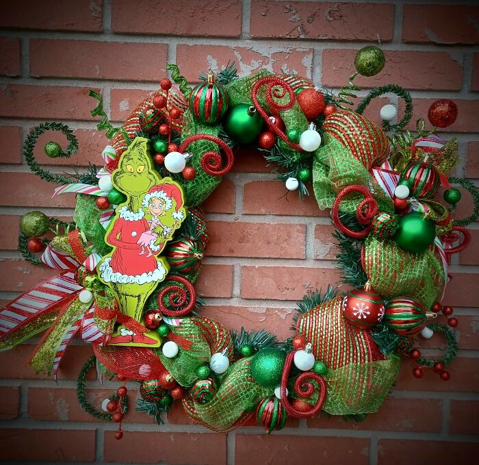 Grinch Holiday Wreath