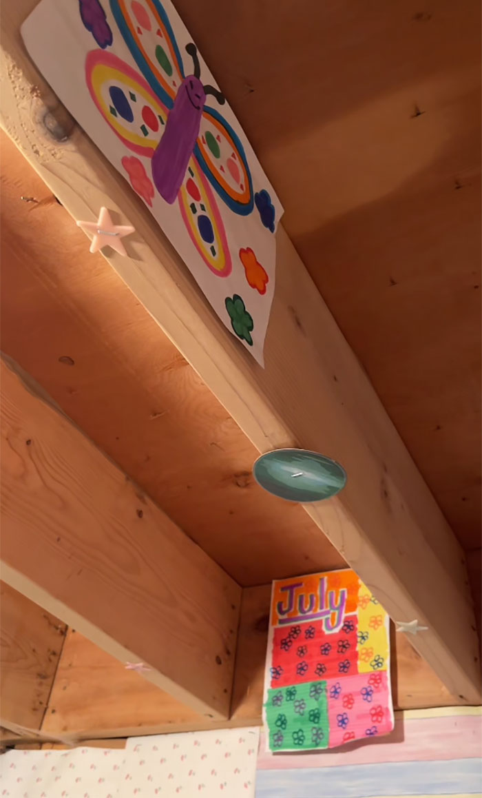 People Urge Woman To Call The Police Upon Discovering Secret Room Painted With Kids&rsquo; Handprints