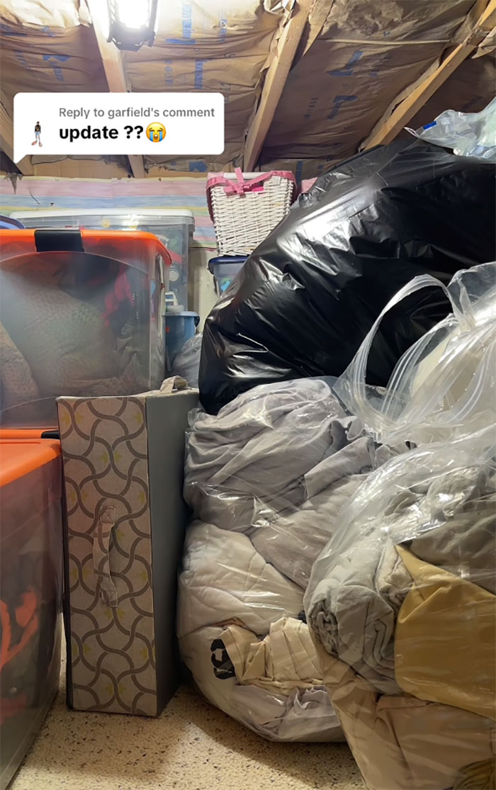 People Urge Woman To Call The Police Upon Discovering Secret Room Painted With Kids&rsquo; Handprints