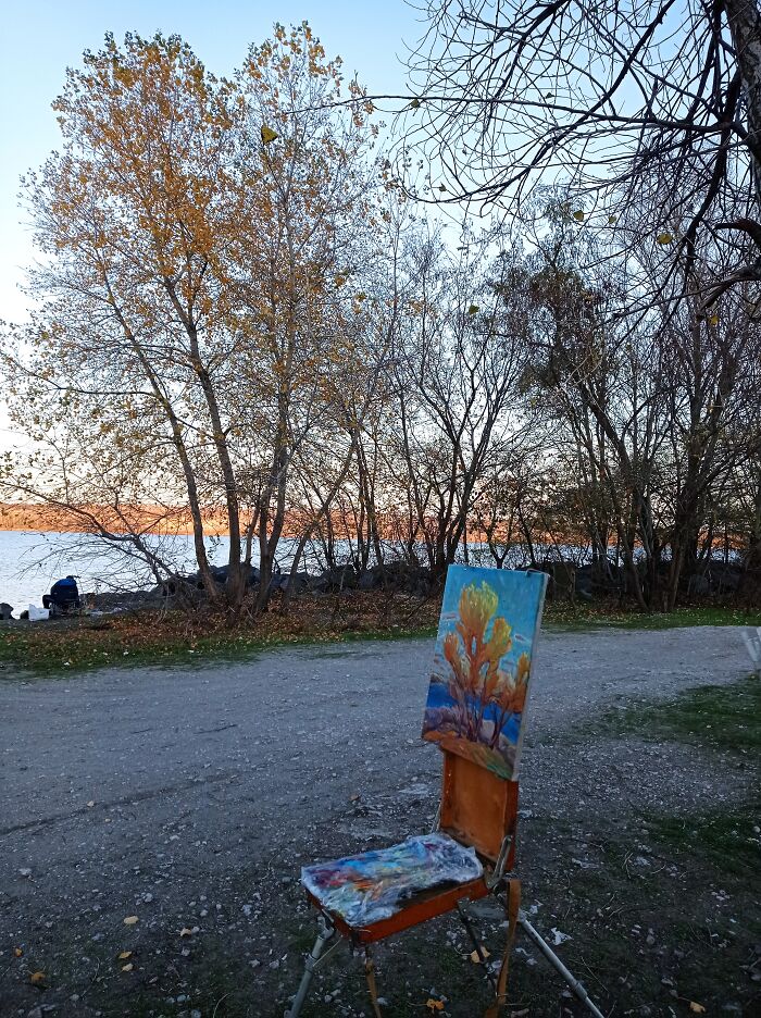 Here's What Artists Paint In The Front-Line Zone