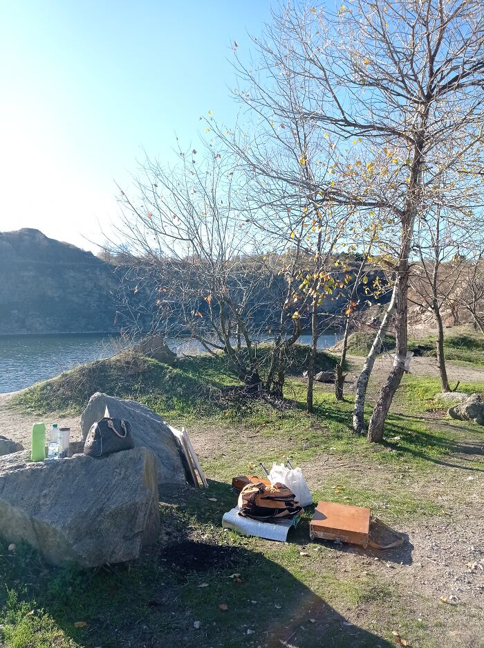 Here's What Artists Paint In The Front-Line Zone