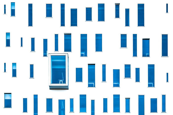 Creative, Remarkable Reward: Random Arrangement By Valentina D'alia