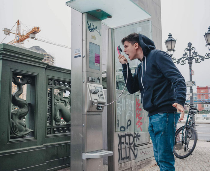 30 People Discuss Common Signs That Someone Is Living A Miserable Life