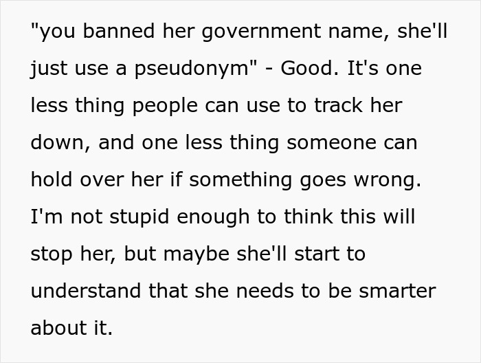 Man Wonders If He Overstepped By Secretly Reporting Niece’s Social Media As She’s Only 11 Man Wonders If He Overstepped By Secretly Reporting Niece’s Social Media As She’s Only 11
