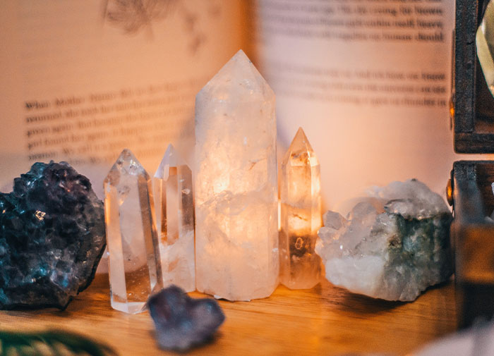 30 Biggest Hoaxes That Some People Still Believe In