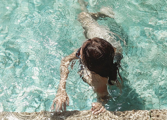 30 Biggest Hoaxes That Some People Still Believe In