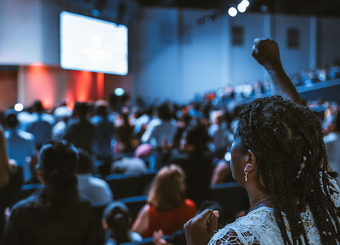 30 Biggest Hoaxes That Some People Still Believe In