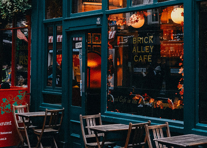 29 Restaurant Red Flags That Mean You Should Probably Not Eat There