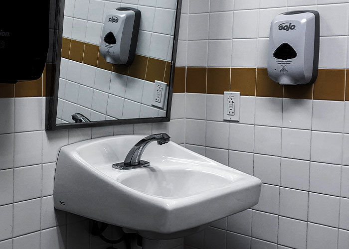 29 Restaurant Red Flags That Mean You Should Probably Not Eat There