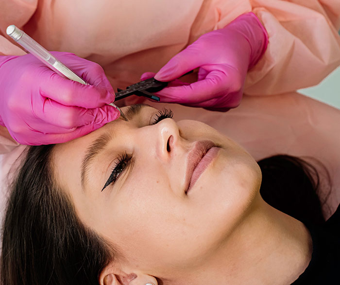 “Makes Me Physically Cringe”: 30 People List Beauty Standards That Need To Retire