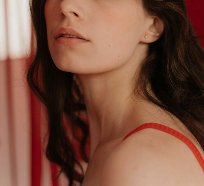 “Makes Me Physically Cringe”: 30 People List Beauty Standards That Need To Retire