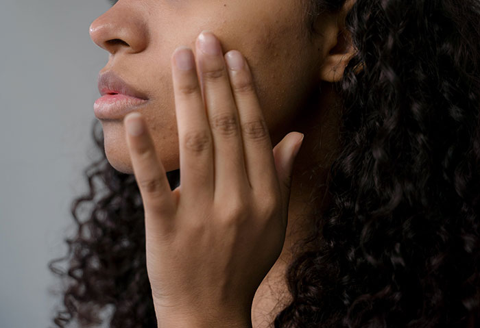 “Makes Me Physically Cringe”: 30 People List Beauty Standards That Need To Retire