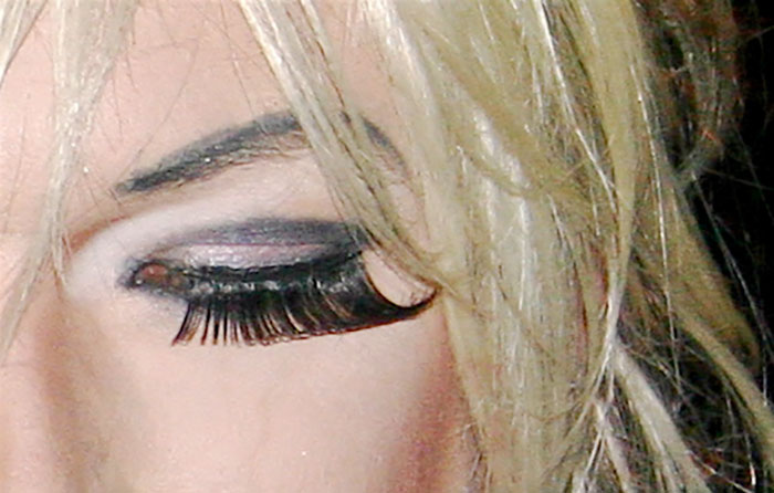 “Makes Me Physically Cringe”: 30 People List Beauty Standards That Need To Retire