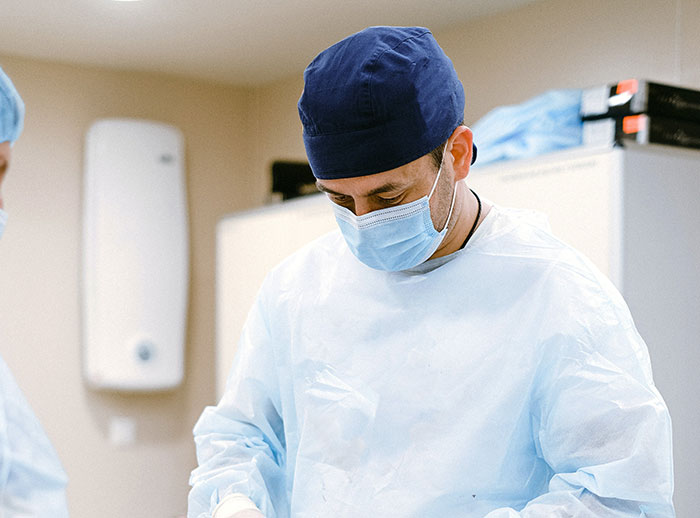 “Makes Me Physically Cringe”: 30 People List Beauty Standards That Need To Retire