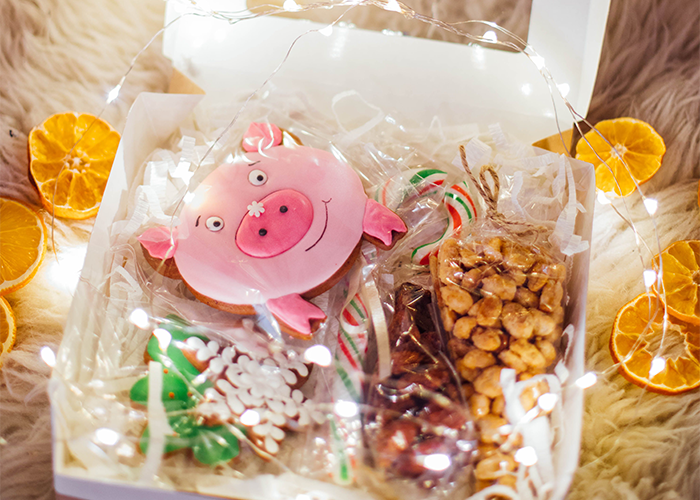 “Gifting In America Has Become Insane”: Woman Shares Her New Gift Strategy For Christmas “Gifting In America Has Become Insane”: Woman Shares Her New Gift Strategy For Christmas