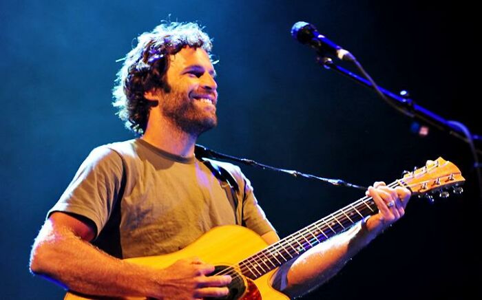 30 Celebrity “Side Skills” That Could Make Them Famous In Those Specific Areas, Too