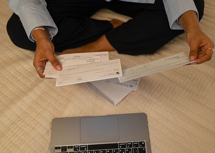 &ldquo;I View It As A Win&rdquo;: Company Charges A $10 Fee For Each Payment So This Person Goes Old-School