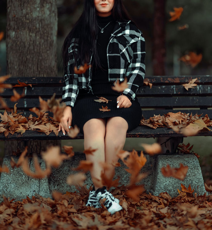 Woman Gets Rid Of Nosy Cop By Playing Dumb And Giving Absurdly Detailed Answers To Questions