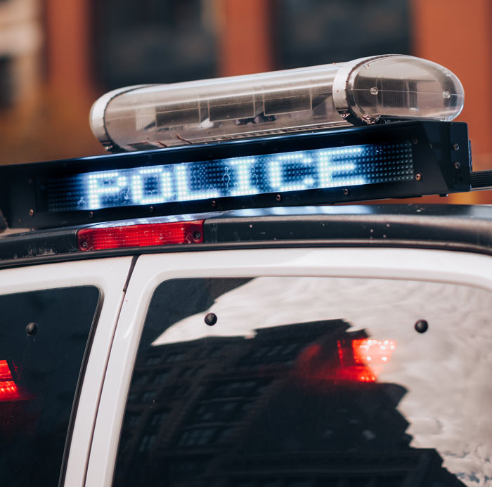 Woman Gets Rid Of Nosy Cop By Playing Dumb And Giving Absurdly Detailed Answers To Questions