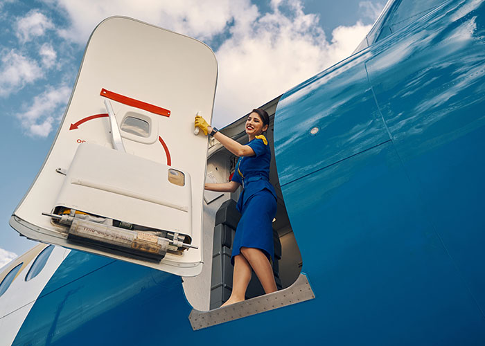 30 People Who Work In The Aviation Industry Share The Craziest Things They Have Seen